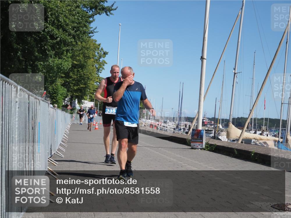 17.08.2025 - KN Förde Triathlon 2025 KatJ http://msf.ph/oto/8581558 17.08.2025 12:21:39 Laufen 335, 349 meine-sportfotos.de