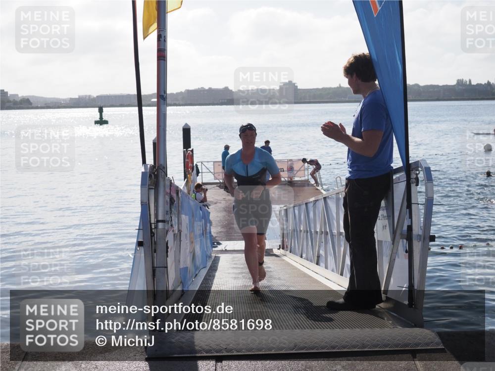 17.08.2025 - KN Förde Triathlon 2025 MichiJ http://msf.ph/oto/8581698 17.08.2025 09:20:33 Schwimmen 196, 211, 188, 211, 228, 240, 241 meine-sportfotos.de