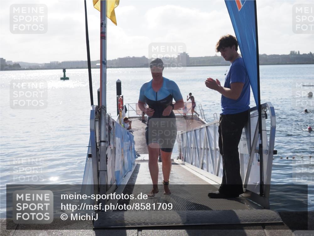 17.08.2025 - KN Förde Triathlon 2025 MichiJ http://msf.ph/oto/8581709 17.08.2025 09:20:34 Schwimmen 196, 211, 188, 211, 228, 240, 241 meine-sportfotos.de