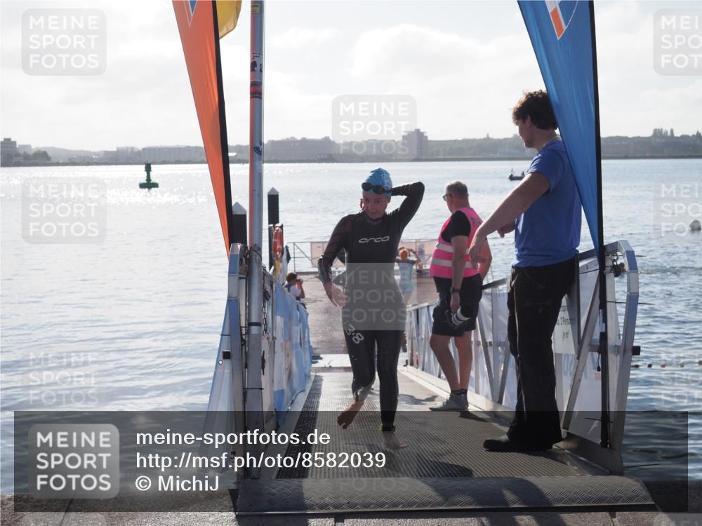 17.08.2025 - KN Förde Triathlon 2025 MichiJ http://msf.ph/oto/8582039 17.08.2025 09:21:02 Schwimmen 197, 200, 205, 200, 205, 216, 223 meine-sportfotos.de