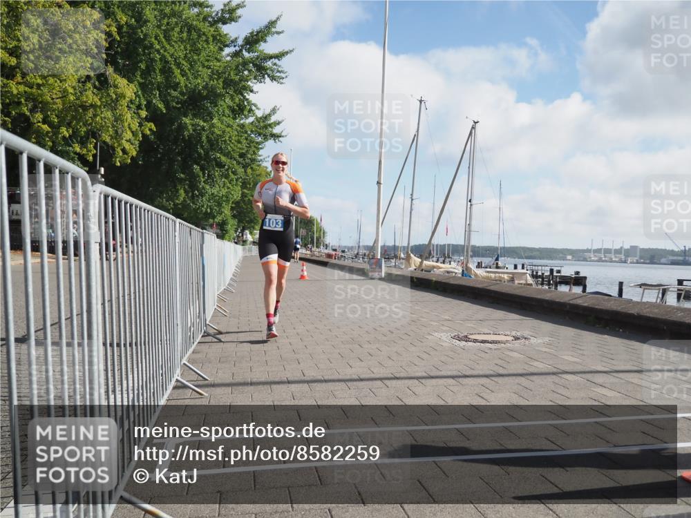 17.08.2025 - KN Förde Triathlon 2025 KatJ http://msf.ph/oto/8582259 17.08.2025 09:59:50 Laufen 103, 108 meine-sportfotos.de