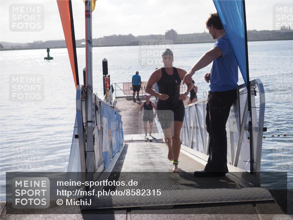 17.08.2025 - KN Förde Triathlon 2025 MichiJ http://msf.ph/oto/8582315 17.08.2025 09:21:31 Schwimmen 171, 194, 201, 194, 201, 230 meine-sportfotos.de