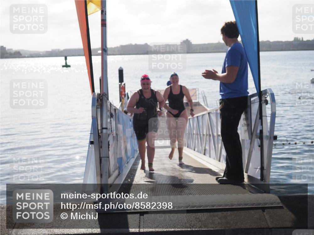 17.08.2025 - KN Förde Triathlon 2025 MichiJ http://msf.ph/oto/8582398 17.08.2025 09:21:37 Schwimmen 171, 194, 201, 230, 230, 244 meine-sportfotos.de