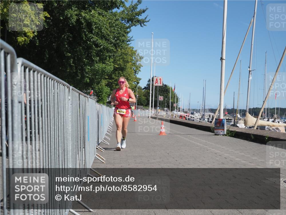 17.08.2025 - KN Förde Triathlon 2025 KatJ http://msf.ph/oto/8582954 17.08.2025 12:30:50 Laufen 606 meine-sportfotos.de