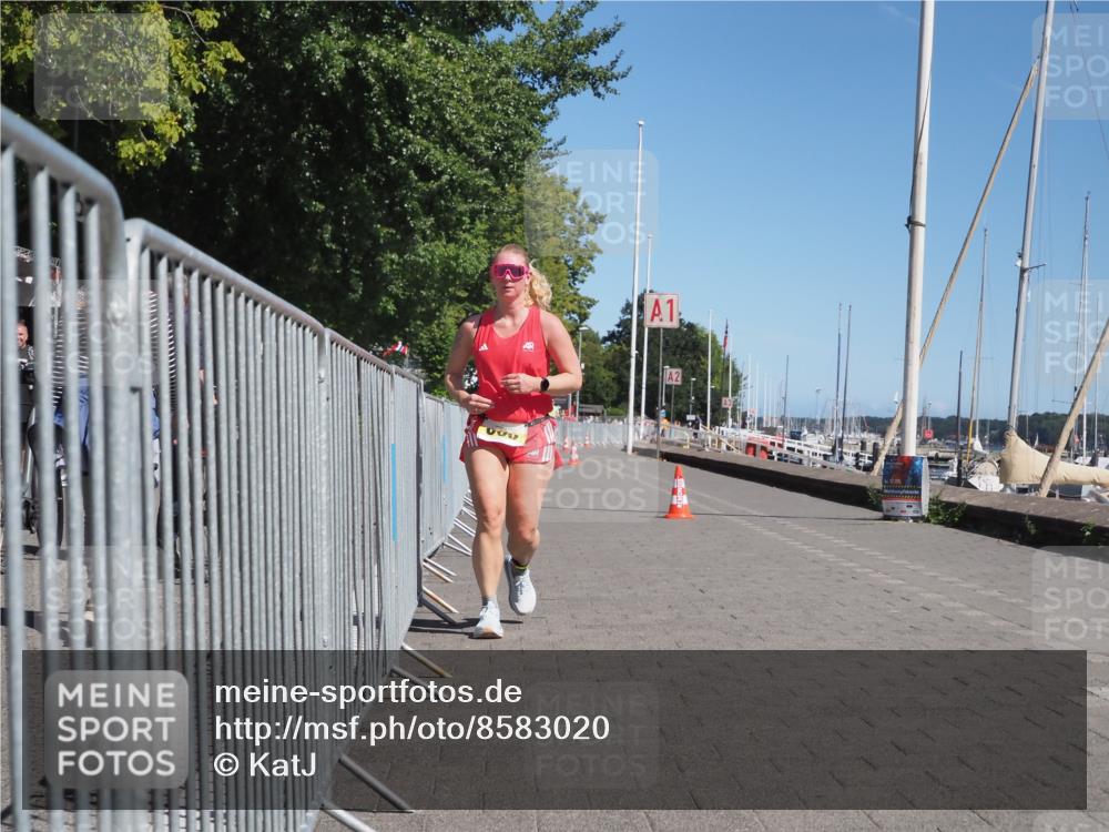 17.08.2025 - KN Förde Triathlon 2025 KatJ http://msf.ph/oto/8583020 17.08.2025 12:30:51 Laufen 606 meine-sportfotos.de