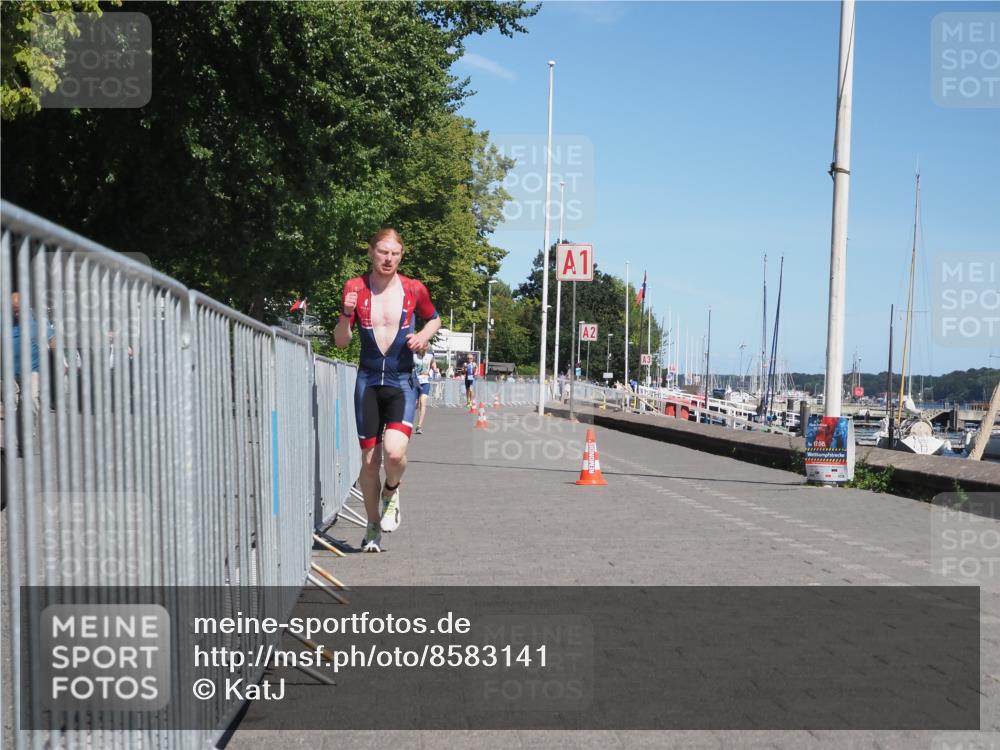 17.08.2025 - KN Förde Triathlon 2025 KatJ http://msf.ph/oto/8583141 17.08.2025 13:20:35 Laufen 402, 403 meine-sportfotos.de
