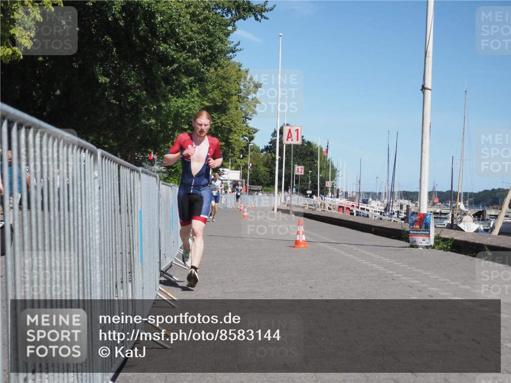 17.08.2025 - KN Förde Triathlon 2025 KatJ http://msf.ph/oto/8583144 17.08.2025 13:20:35 Laufen 402, 403 meine-sportfotos.de