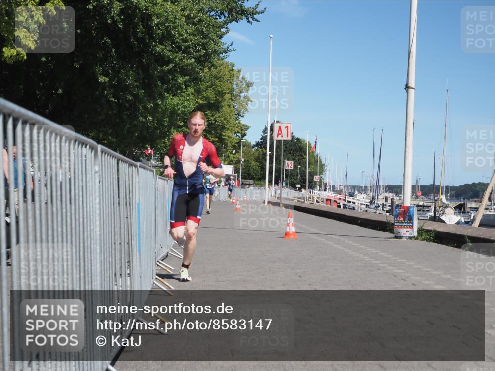 17.08.2025 - KN Förde Triathlon 2025 KatJ http://msf.ph/oto/8583147 17.08.2025 13:20:35 Laufen 402, 403 meine-sportfotos.de