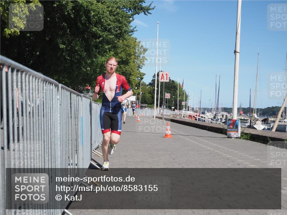 17.08.2025 - KN Förde Triathlon 2025 KatJ http://msf.ph/oto/8583155 17.08.2025 13:20:35 Laufen 402, 403 meine-sportfotos.de