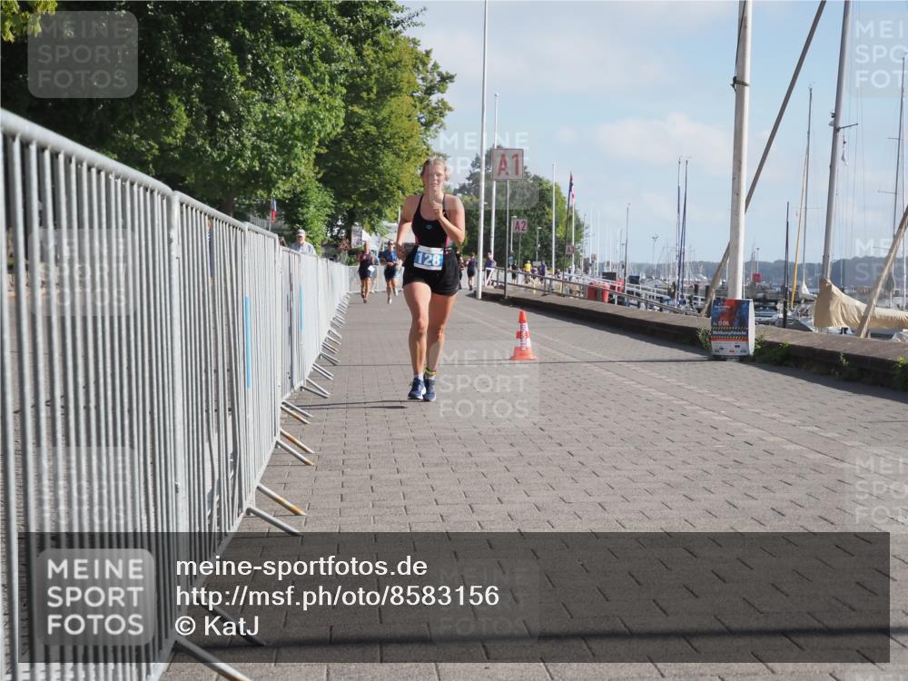 17.08.2025 - KN Förde Triathlon 2025 KatJ http://msf.ph/oto/8583156 17.08.2025 10:05:29 Laufen 128 meine-sportfotos.de