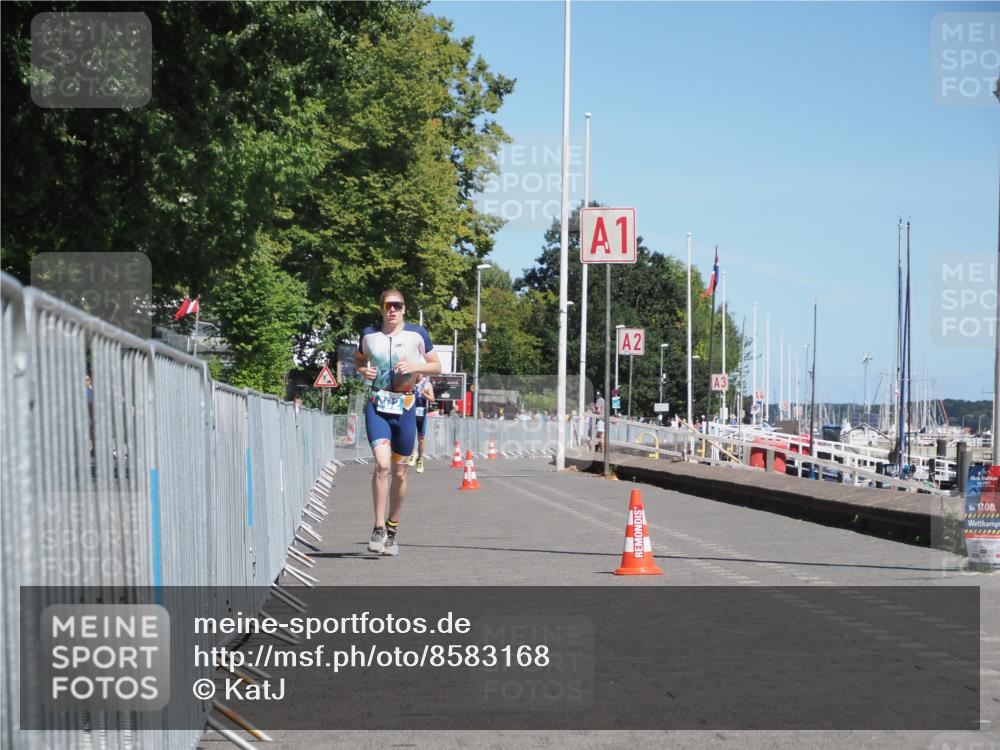 17.08.2025 - KN Förde Triathlon 2025 KatJ http://msf.ph/oto/8583168 17.08.2025 13:20:39 Laufen 402, 403 meine-sportfotos.de