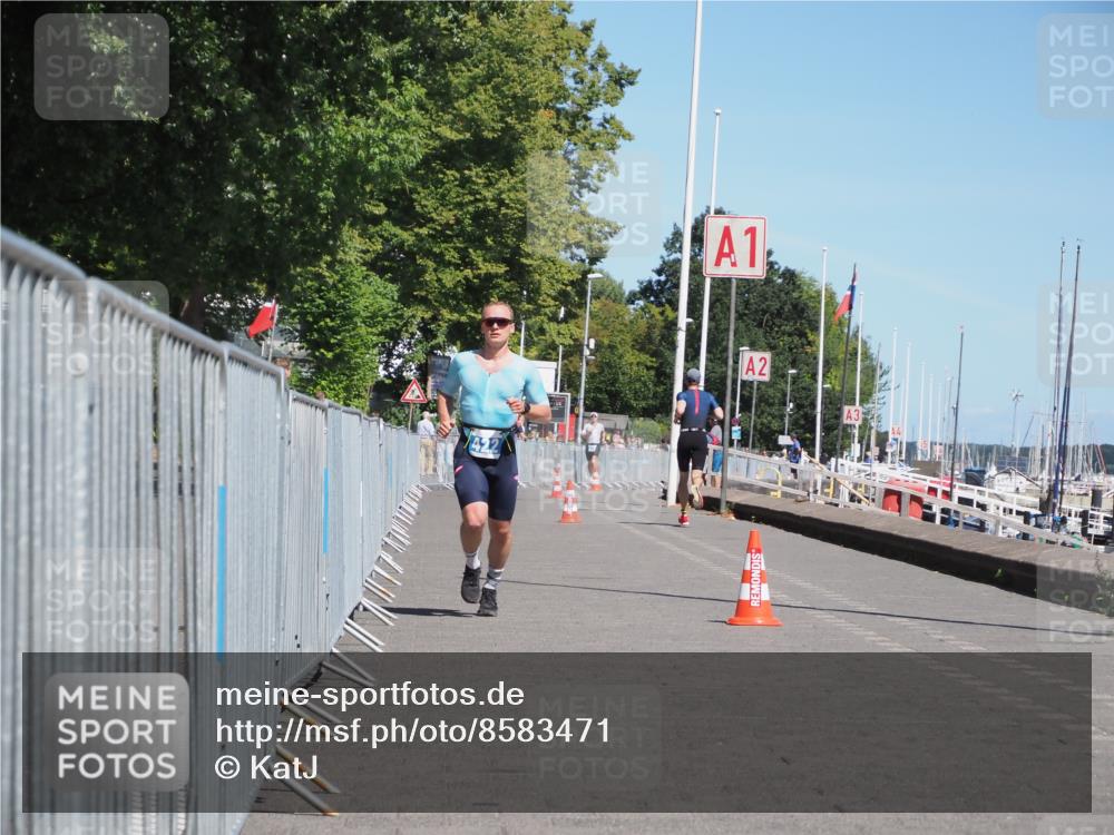 17.08.2025 - KN Förde Triathlon 2025 KatJ http://msf.ph/oto/8583471 17.08.2025 13:23:43 Laufen 422 meine-sportfotos.de