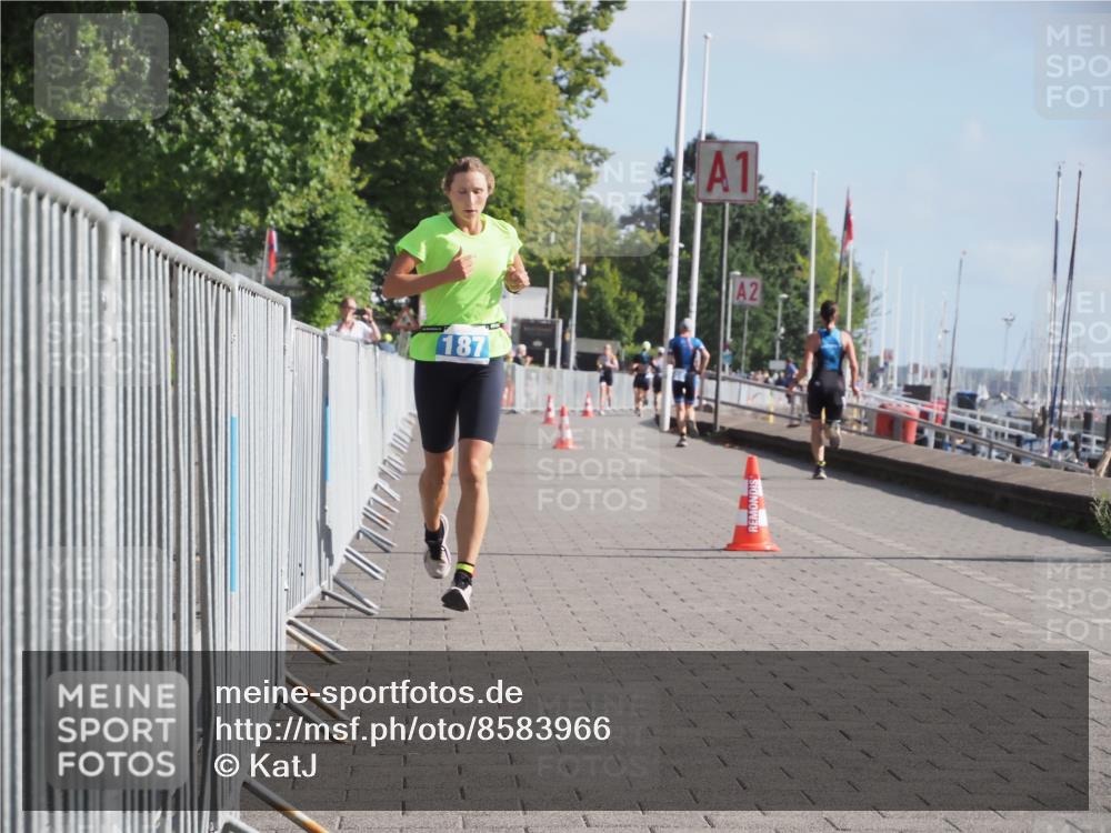 17.08.2025 - KN Förde Triathlon 2025 KatJ http://msf.ph/oto/8583966 17.08.2025 10:08:08 Laufen 187 meine-sportfotos.de