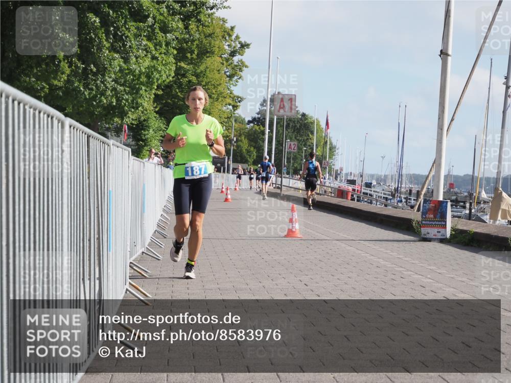 17.08.2025 - KN Förde Triathlon 2025 KatJ http://msf.ph/oto/8583976 17.08.2025 10:08:09 Laufen 143, 187 meine-sportfotos.de