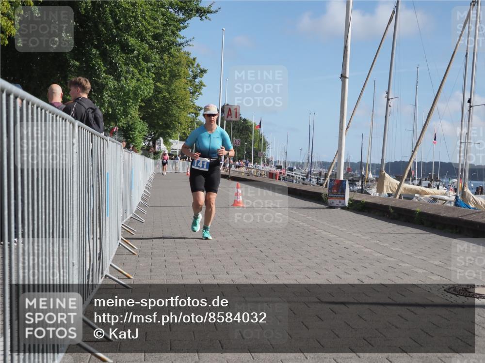 17.08.2025 - KN Förde Triathlon 2025 KatJ http://msf.ph/oto/8584032 17.08.2025 10:32:21 Laufen 141 meine-sportfotos.de
