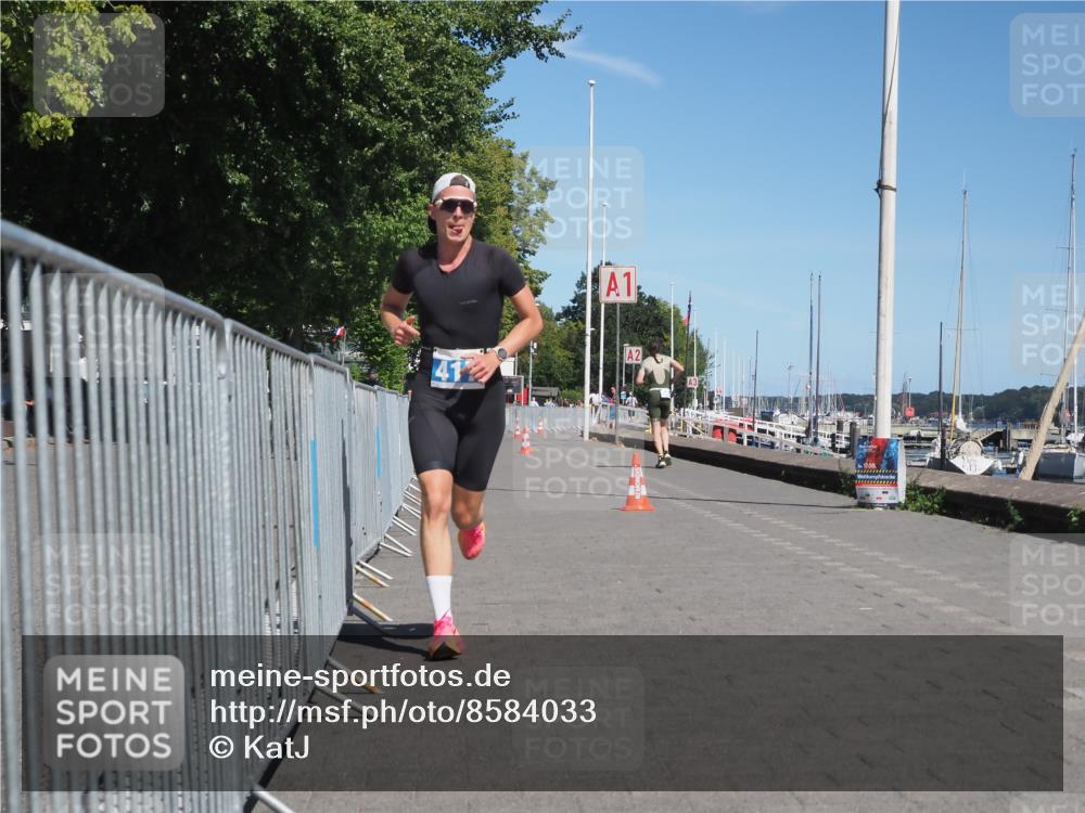 17.08.2025 - KN Förde Triathlon 2025 KatJ http://msf.ph/oto/8584033 17.08.2025 13:25:31 Laufen 417, 466 meine-sportfotos.de