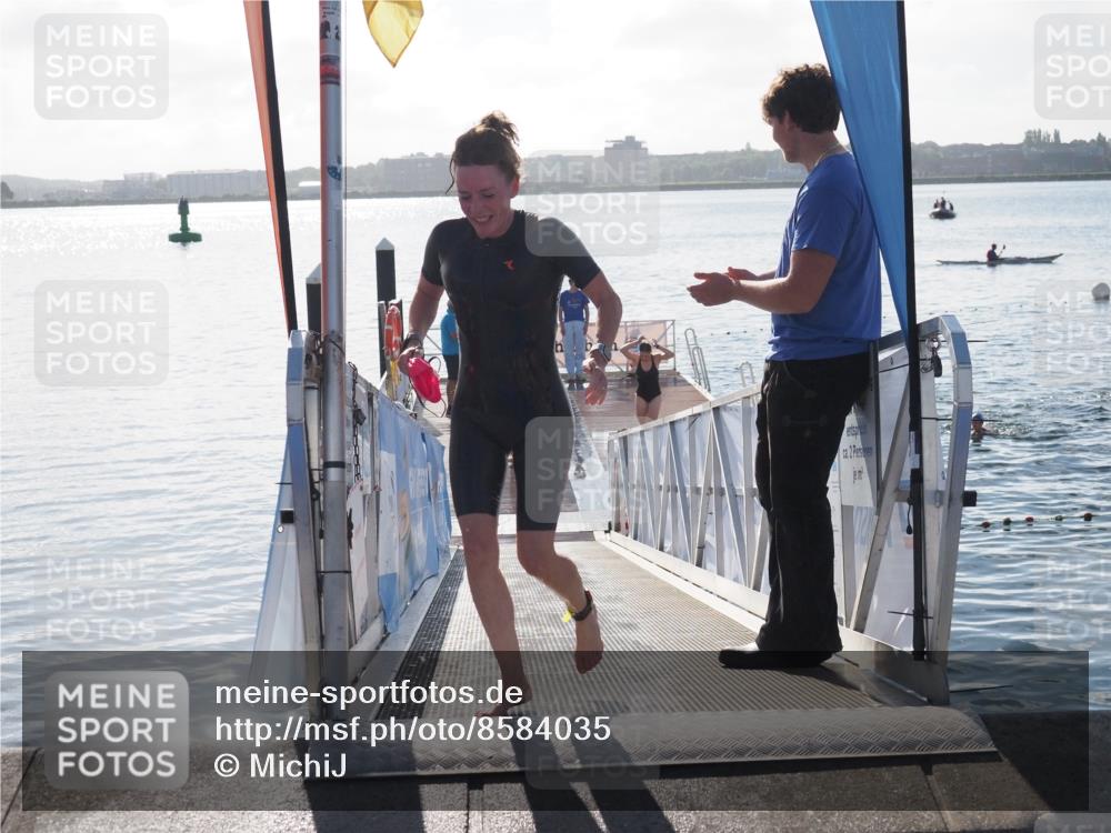 17.08.2025 - KN Förde Triathlon 2025 MichiJ http://msf.ph/oto/8584035 17.08.2025 09:22:10 Schwimmen 210, 212, 215, 242, 111, 208, 210, 213, 224 meine-sportfotos.de