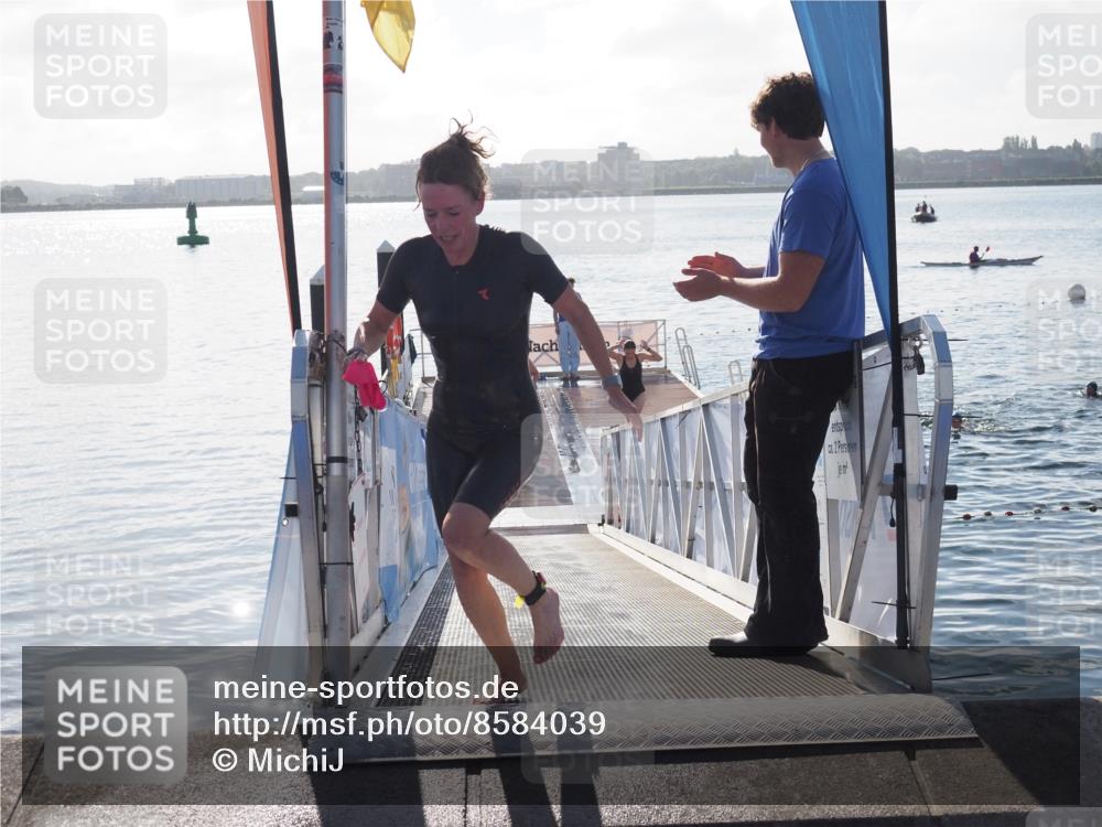 17.08.2025 - KN Förde Triathlon 2025 MichiJ http://msf.ph/oto/8584039 17.08.2025 09:22:10 Schwimmen 210, 212, 215, 242, 111, 208, 210, 213, 224 meine-sportfotos.de