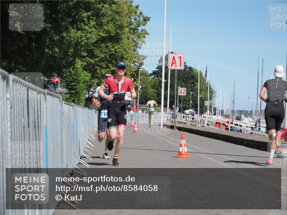 17.08.2025 - KN Förde Triathlon 2025 KatJ http://msf.ph/oto/8584058 17.08.2025 13:25:37 Laufen 413, 466 meine-sportfotos.de