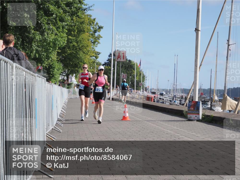 17.08.2025 - KN Förde Triathlon 2025 KatJ http://msf.ph/oto/8584067 17.08.2025 10:32:39 Laufen 120, 171 meine-sportfotos.de