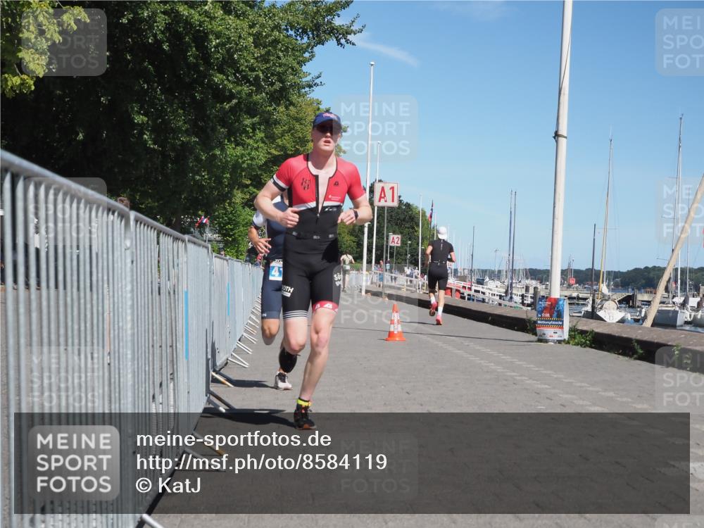 17.08.2025 - KN Förde Triathlon 2025 KatJ http://msf.ph/oto/8584119 17.08.2025 13:25:39 Laufen 413, 466 meine-sportfotos.de