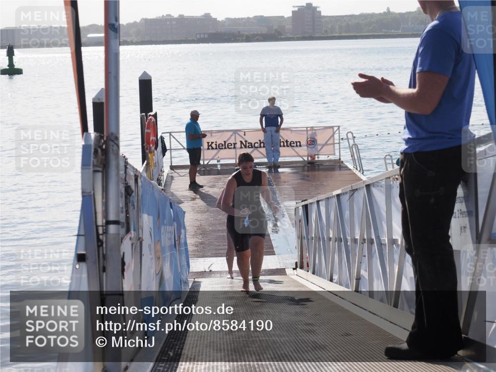 17.08.2025 - KN Förde Triathlon 2025 MichiJ http://msf.ph/oto/8584190 17.08.2025 09:22:24 Schwimmen 111, 208, 213, 224, 111, 208, 221, 235 meine-sportfotos.de