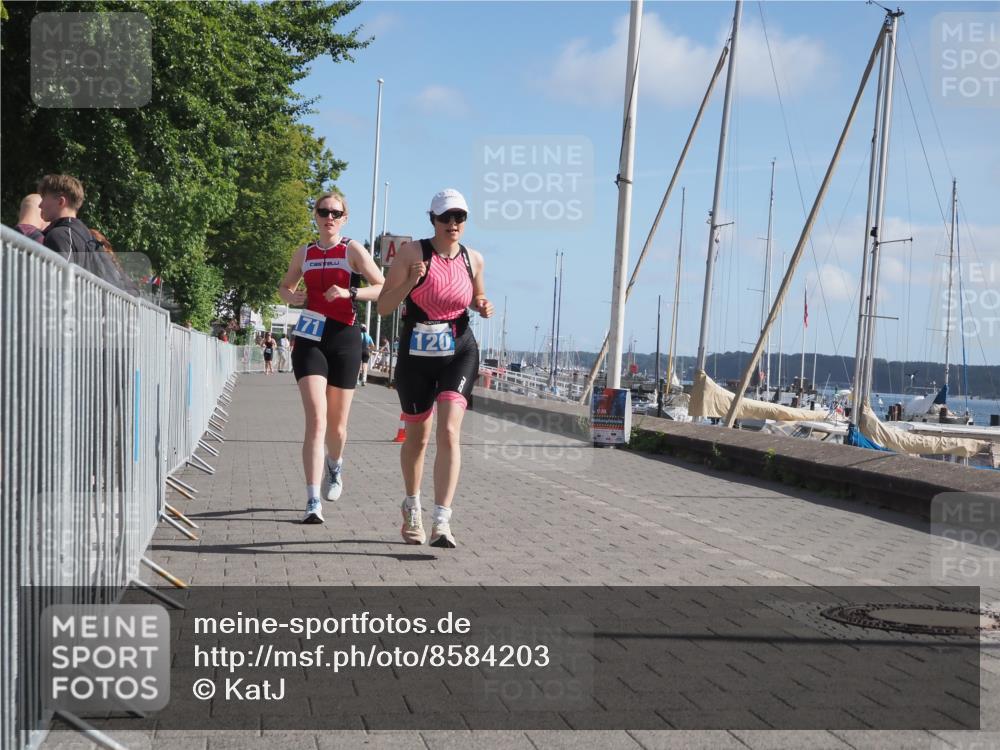 17.08.2025 - KN Förde Triathlon 2025 KatJ http://msf.ph/oto/8584203 17.08.2025 10:32:42 Laufen 120, 171 meine-sportfotos.de