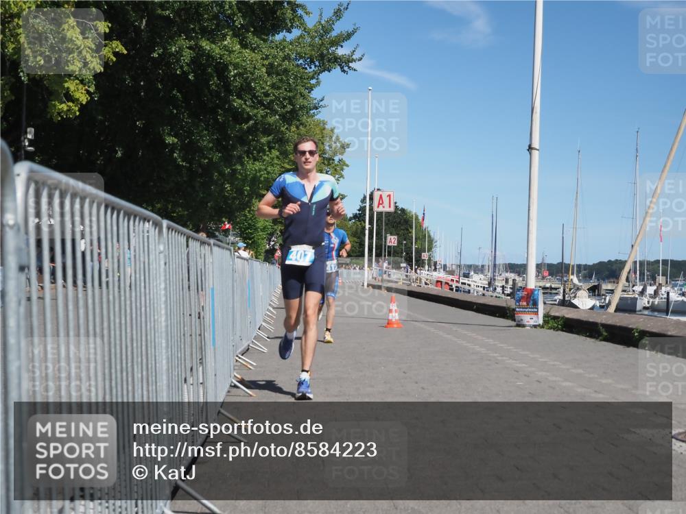 17.08.2025 - KN Förde Triathlon 2025 KatJ http://msf.ph/oto/8584223 17.08.2025 13:26:09 Laufen 407, 418, 445 meine-sportfotos.de