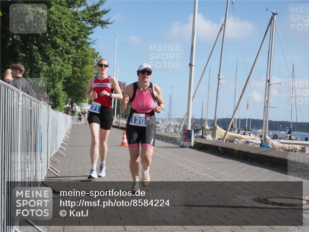 17.08.2025 - KN Förde Triathlon 2025 KatJ http://msf.ph/oto/8584224 17.08.2025 10:32:43 Laufen 120, 171 meine-sportfotos.de