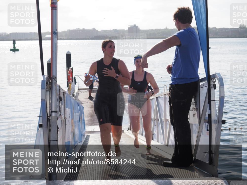 17.08.2025 - KN Förde Triathlon 2025 MichiJ http://msf.ph/oto/8584244 17.08.2025 09:22:27 Schwimmen 111, 208, 213, 111, 221, 235 meine-sportfotos.de