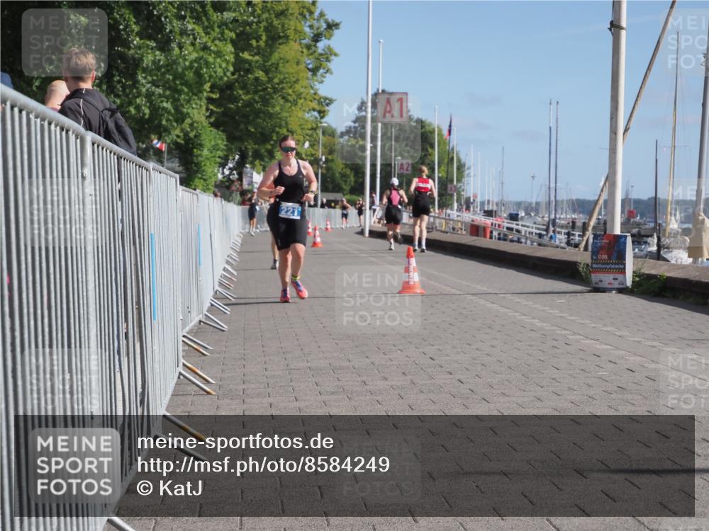 17.08.2025 - KN Förde Triathlon 2025 KatJ http://msf.ph/oto/8584249 17.08.2025 10:33:02 Laufen 221, 225 meine-sportfotos.de