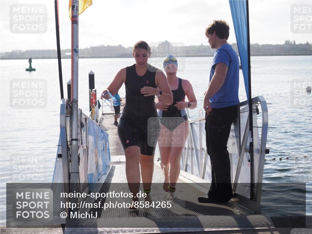 17.08.2025 - KN Förde Triathlon 2025 MichiJ http://msf.ph/oto/8584265 17.08.2025 09:22:27 Schwimmen 111, 208, 213, 111, 221, 235 meine-sportfotos.de