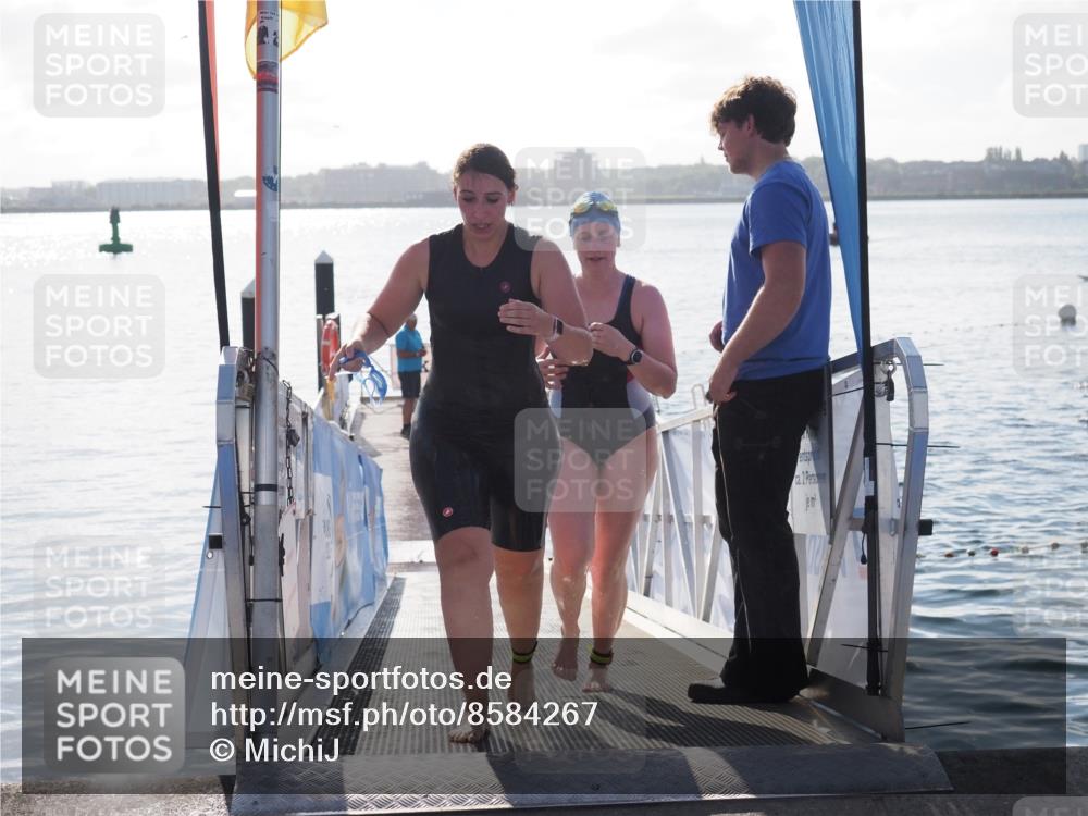 17.08.2025 - KN Förde Triathlon 2025 MichiJ http://msf.ph/oto/8584267 17.08.2025 09:22:27 Schwimmen 111, 208, 213, 111, 221, 235 meine-sportfotos.de