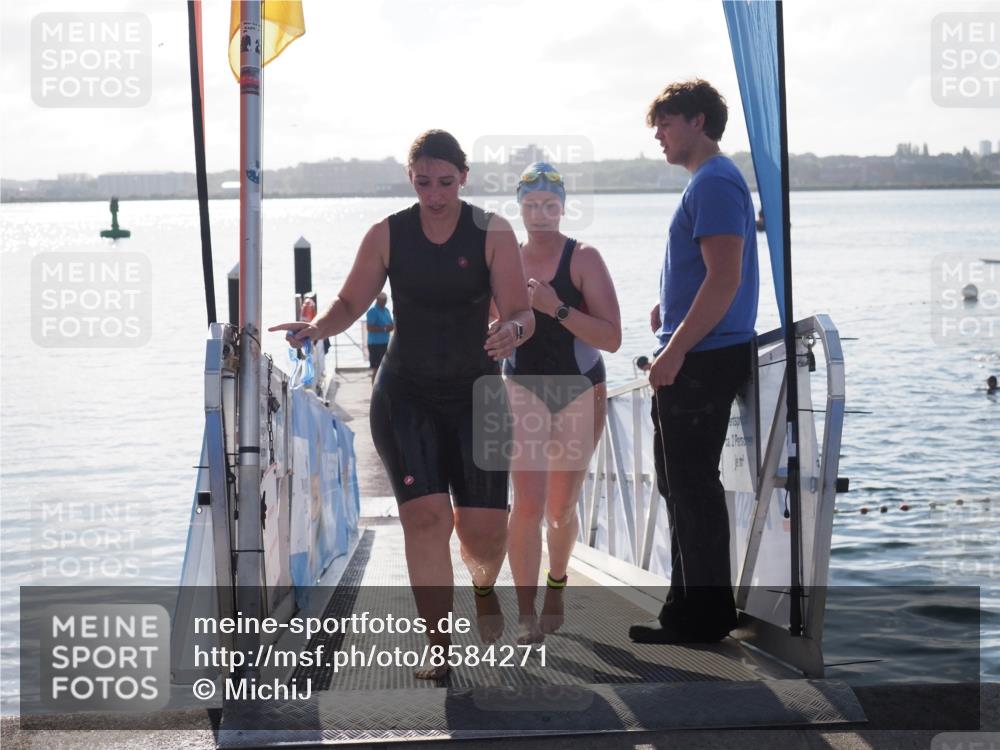 17.08.2025 - KN Förde Triathlon 2025 MichiJ http://msf.ph/oto/8584271 17.08.2025 09:22:27 Schwimmen 111, 208, 213, 111, 221, 235 meine-sportfotos.de