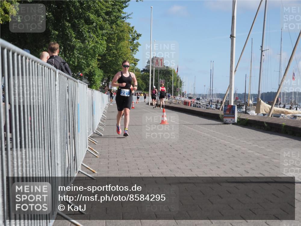 17.08.2025 - KN Förde Triathlon 2025 KatJ http://msf.ph/oto/8584295 17.08.2025 10:33:03 Laufen 221, 225 meine-sportfotos.de