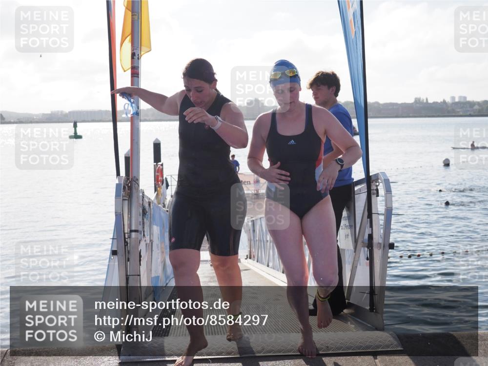 17.08.2025 - KN Förde Triathlon 2025 MichiJ http://msf.ph/oto/8584297 17.08.2025 09:22:28 Schwimmen 111, 208, 111, 221, 235 meine-sportfotos.de