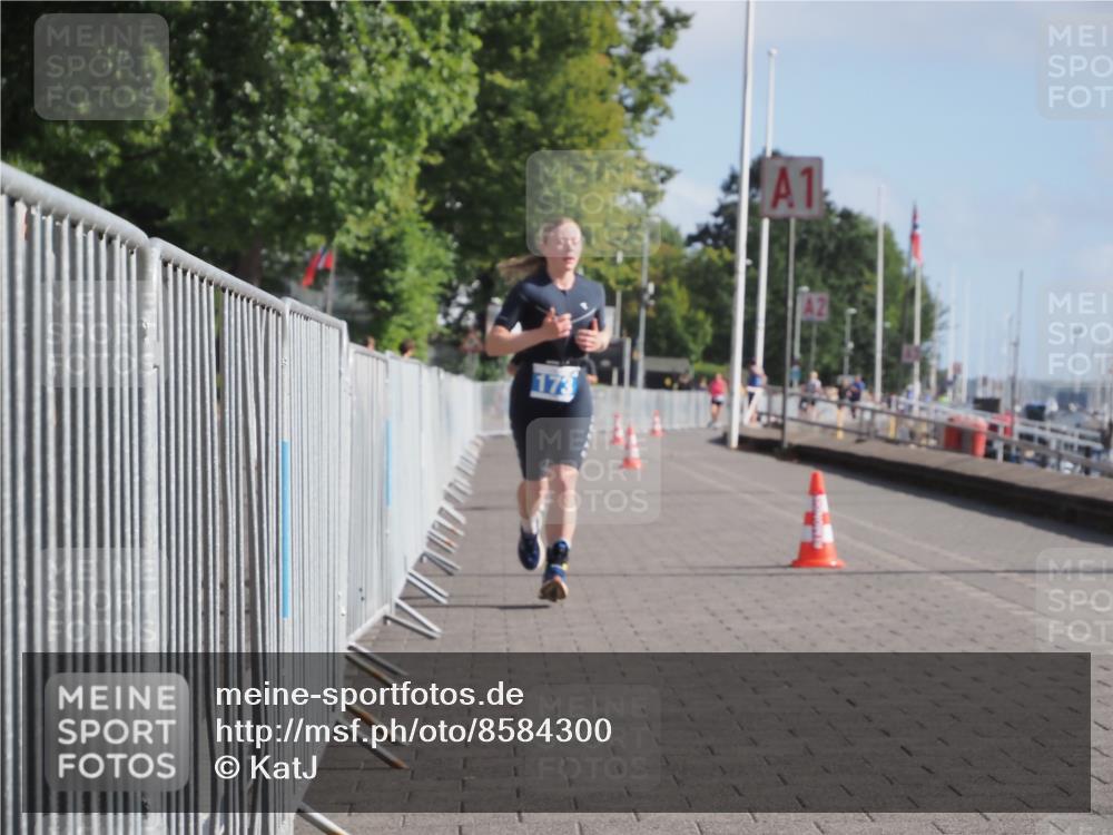 17.08.2025 - KN Förde Triathlon 2025 KatJ http://msf.ph/oto/8584300 17.08.2025 10:09:16 Laufen 109, 144, 173 meine-sportfotos.de