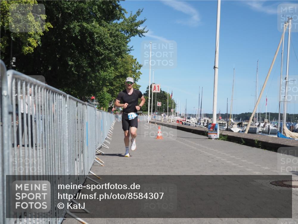 17.08.2025 - KN Förde Triathlon 2025 KatJ http://msf.ph/oto/8584307 17.08.2025 13:26:14 Laufen 407, 418, 445 meine-sportfotos.de