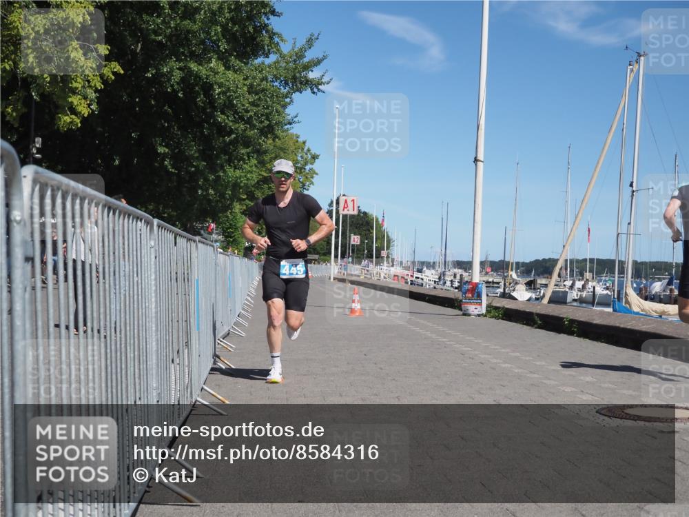 17.08.2025 - KN Förde Triathlon 2025 KatJ http://msf.ph/oto/8584316 17.08.2025 13:26:15 Laufen 418, 445 meine-sportfotos.de