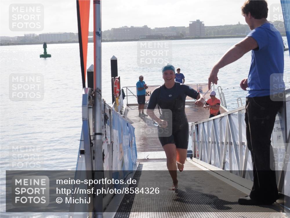 17.08.2025 - KN Förde Triathlon 2025 MichiJ http://msf.ph/oto/8584326 17.08.2025 09:22:31 Schwimmen 111, 208, 221, 221, 235, 246 meine-sportfotos.de