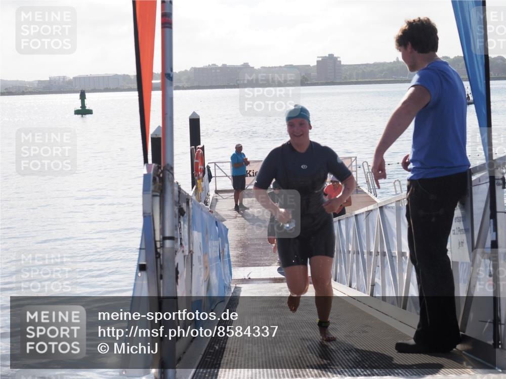 17.08.2025 - KN Förde Triathlon 2025 MichiJ http://msf.ph/oto/8584337 17.08.2025 09:22:31 Schwimmen 111, 208, 221, 221, 235, 246 meine-sportfotos.de