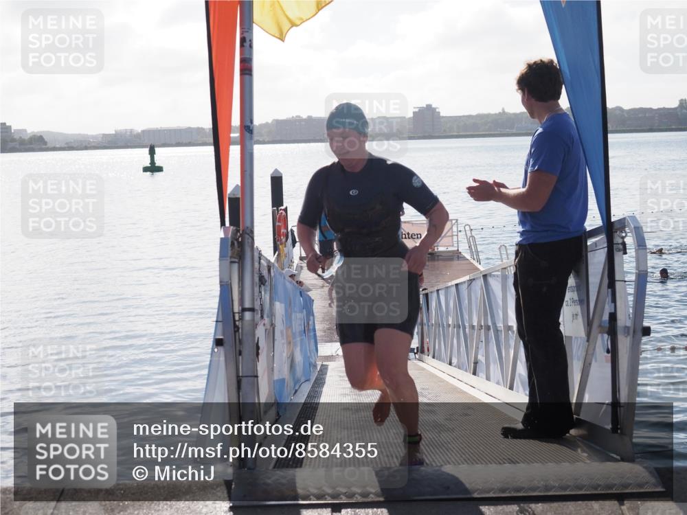 17.08.2025 - KN Förde Triathlon 2025 MichiJ http://msf.ph/oto/8584355 17.08.2025 09:22:32 Schwimmen 111, 208, 221, 235, 221, 235, 246 meine-sportfotos.de