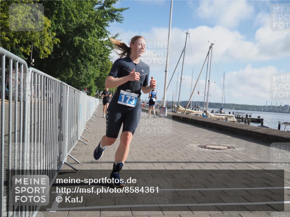 17.08.2025 - KN Förde Triathlon 2025 KatJ http://msf.ph/oto/8584361 17.08.2025 10:09:20 Laufen 144, 173 meine-sportfotos.de