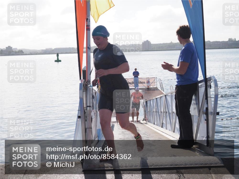 17.08.2025 - KN Förde Triathlon 2025 MichiJ http://msf.ph/oto/8584362 17.08.2025 09:22:32 Schwimmen 111, 208, 221, 235, 221, 235, 246 meine-sportfotos.de