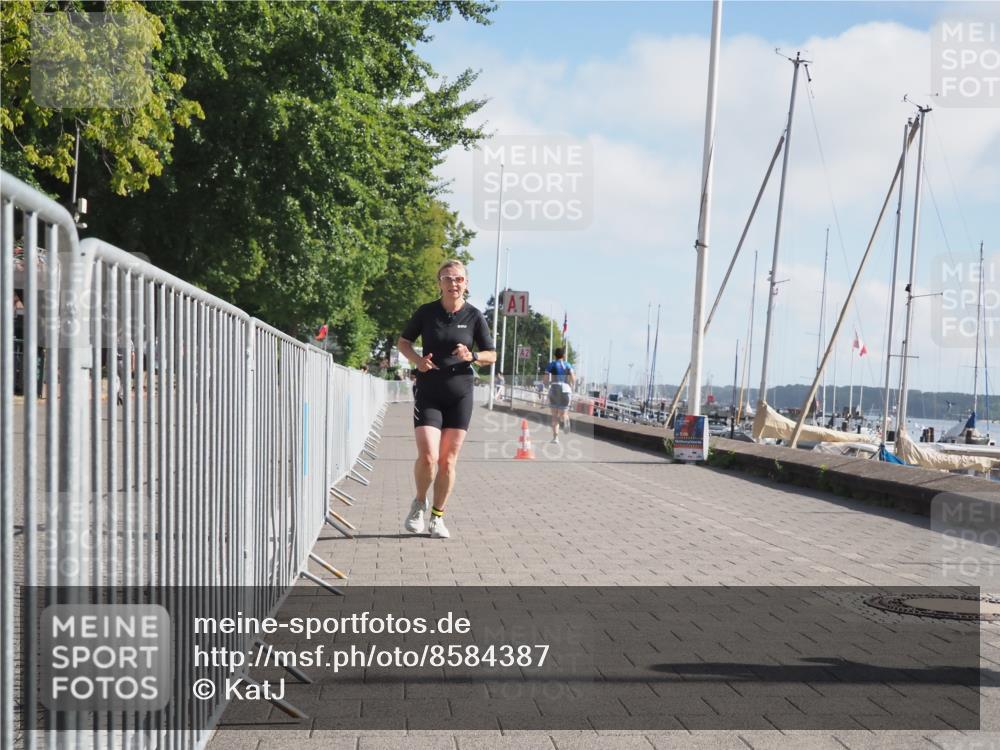 17.08.2025 - KN Förde Triathlon 2025 KatJ http://msf.ph/oto/8584387 17.08.2025 10:09:23 Laufen 144, 162, 173 meine-sportfotos.de