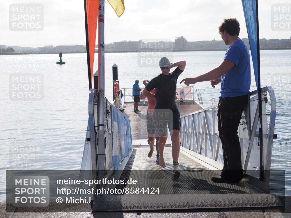 17.08.2025 - KN Förde Triathlon 2025 MichiJ http://msf.ph/oto/8584424 17.08.2025 09:22:35 Schwimmen 111, 208, 221, 235, 221, 235, 246 meine-sportfotos.de