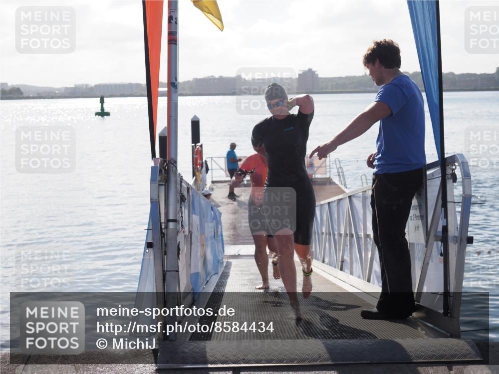 17.08.2025 - KN Förde Triathlon 2025 MichiJ http://msf.ph/oto/8584434 17.08.2025 09:22:35 Schwimmen 111, 208, 221, 235, 221, 235, 246 meine-sportfotos.de