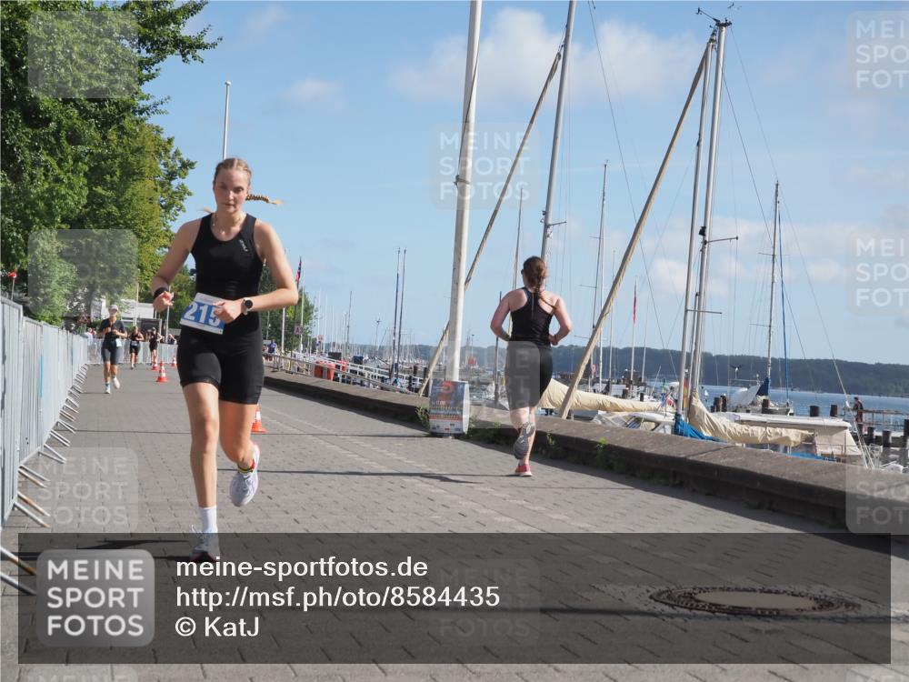 17.08.2025 - KN Förde Triathlon 2025 KatJ http://msf.ph/oto/8584435 17.08.2025 10:33:13 Laufen 215, 225 meine-sportfotos.de