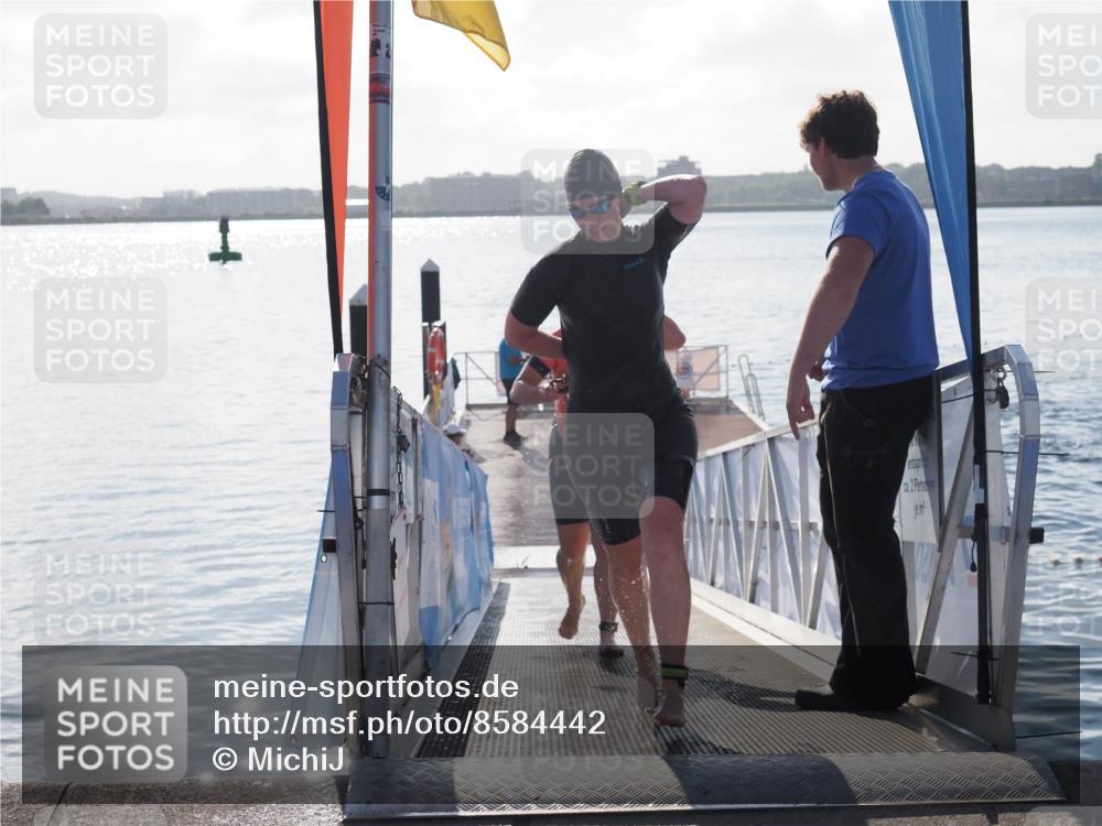17.08.2025 - KN Förde Triathlon 2025 MichiJ http://msf.ph/oto/8584442 17.08.2025 09:22:36 Schwimmen 111, 208, 221, 235, 221, 235, 246, 249 meine-sportfotos.de