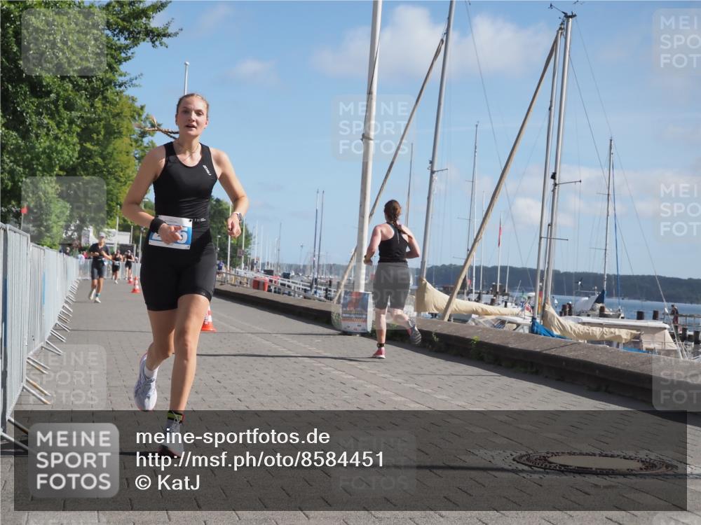 17.08.2025 - KN Förde Triathlon 2025 KatJ http://msf.ph/oto/8584451 17.08.2025 10:33:13 Laufen 215, 225 meine-sportfotos.de